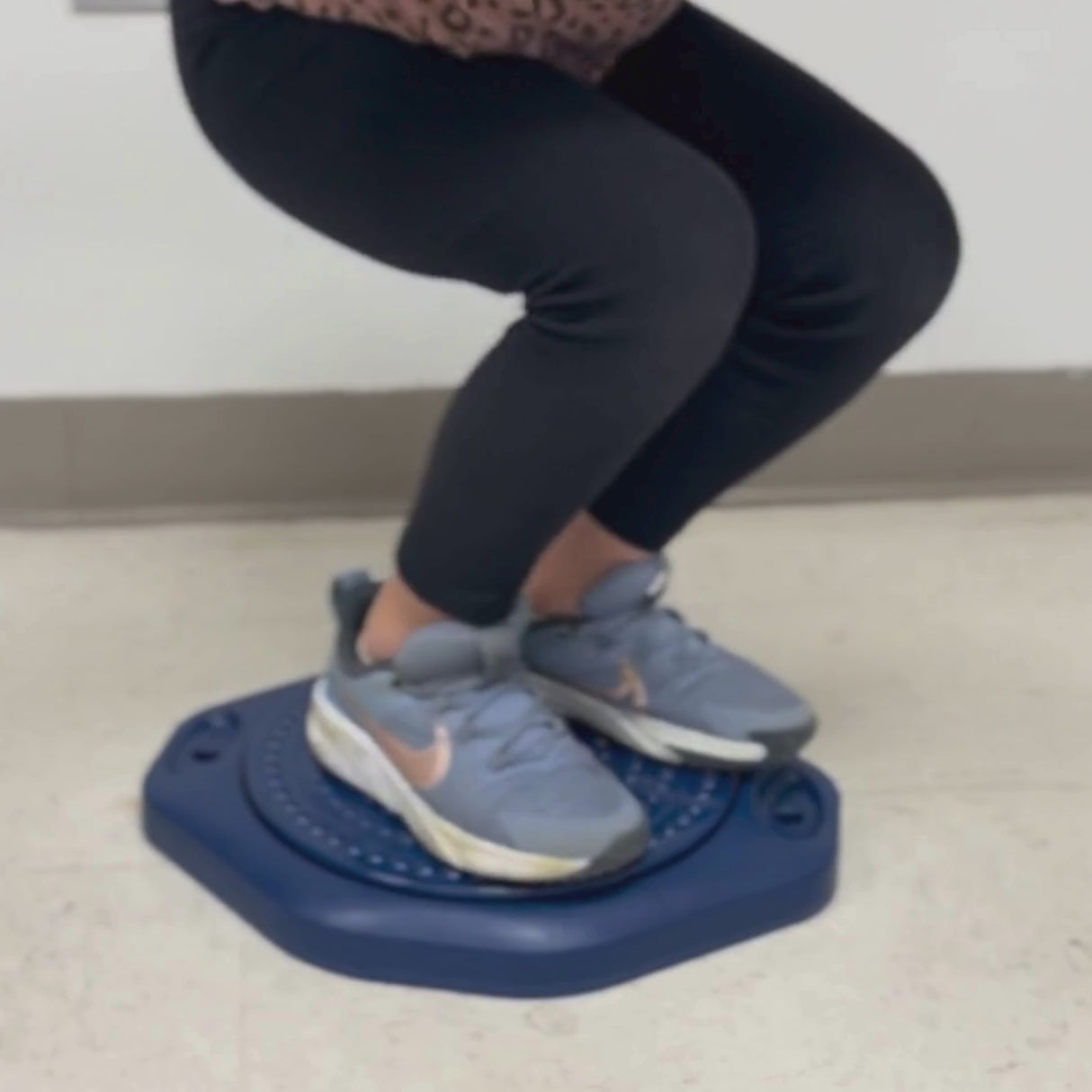 Stand & Twist Rotating Disk by Bouncyband®